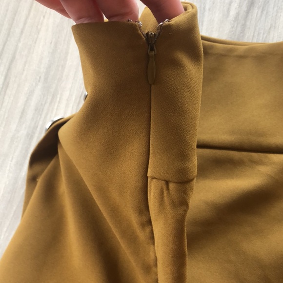 Super Cute Mustard Skort - Picture 3 of 4